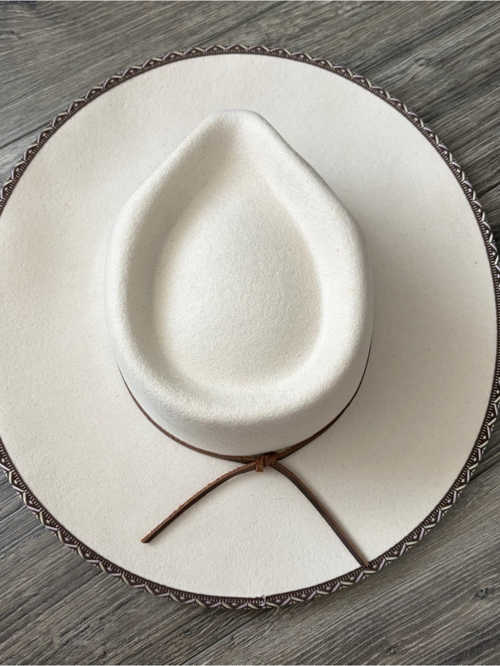 Olive & Pique Women's Cream Felt Rancher Hat with Brown Leather Band